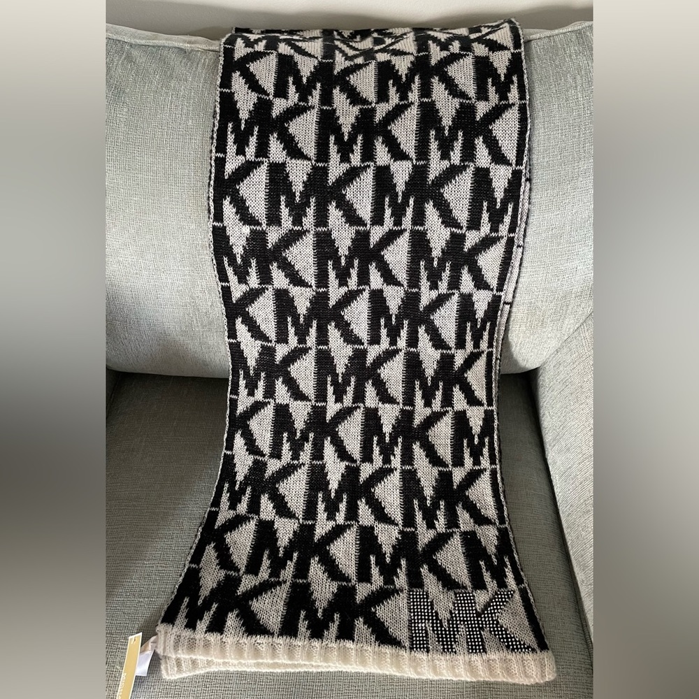 NWT MICHAEL KORS Logo Scarf | Michael Kors Accessories